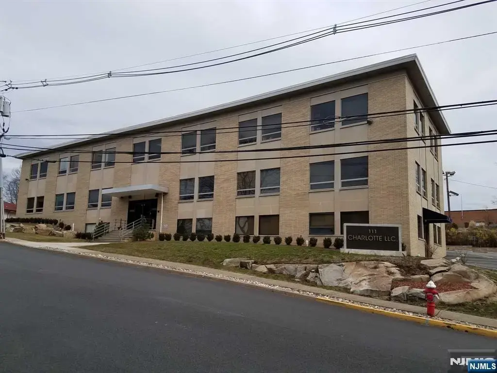 111 Charlotte Place 201a, Englewood Cliffs