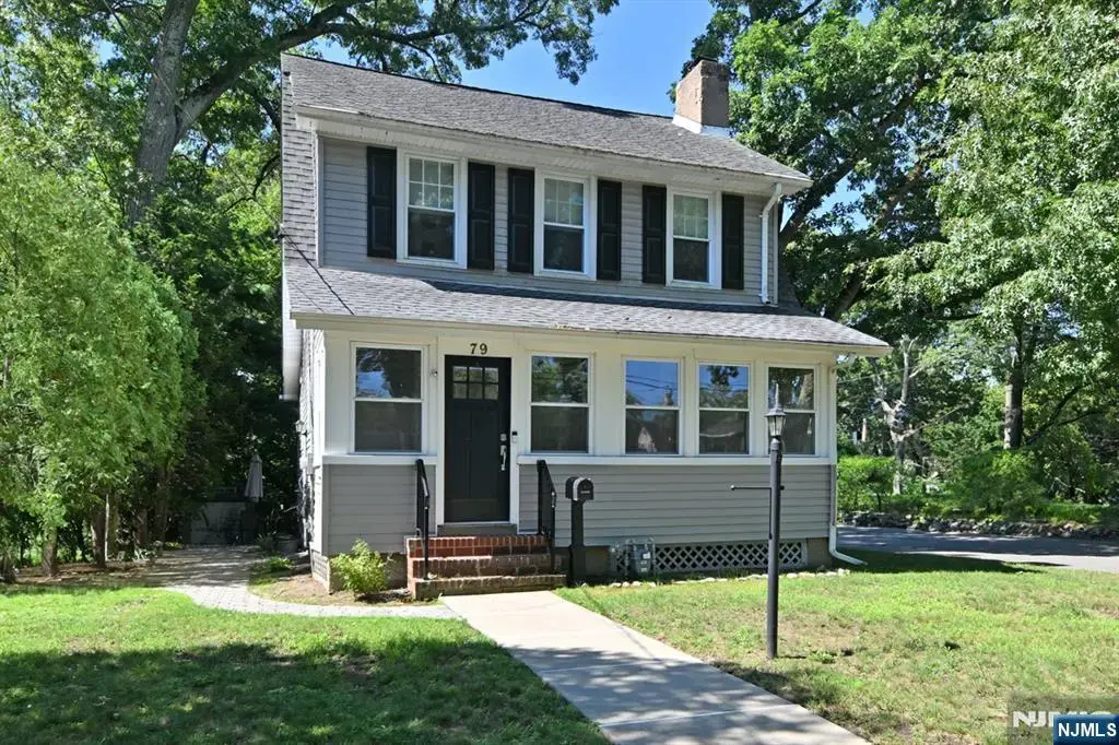 79 Westend Avenue, Westwood