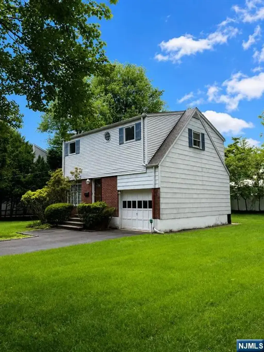 25 Glenwood Avenue, Demarest