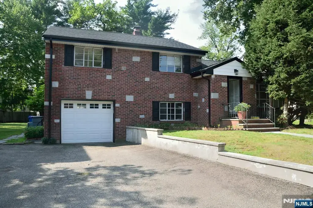 46 Newcomb, Tenafly