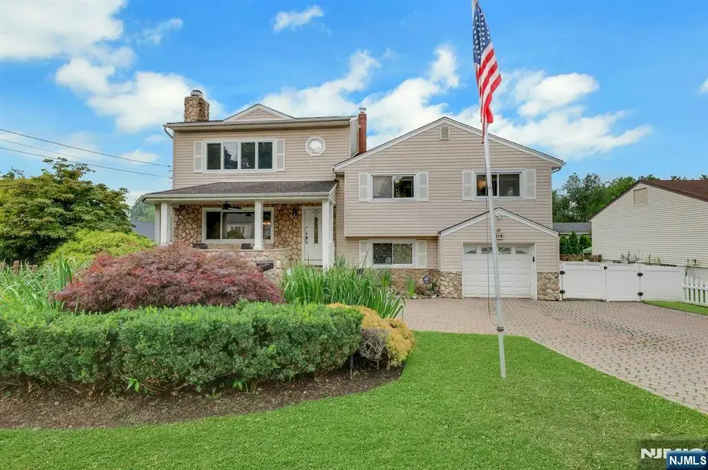 379 Leonard, New Milford