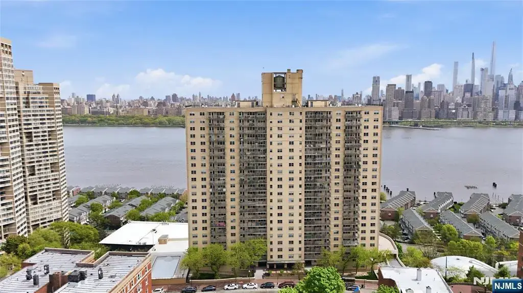6600 Jfk Blvd E, West New York