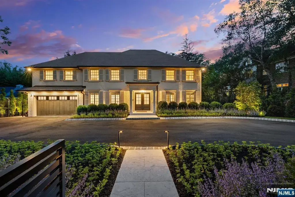 306 Hutchinson Road, Englewood