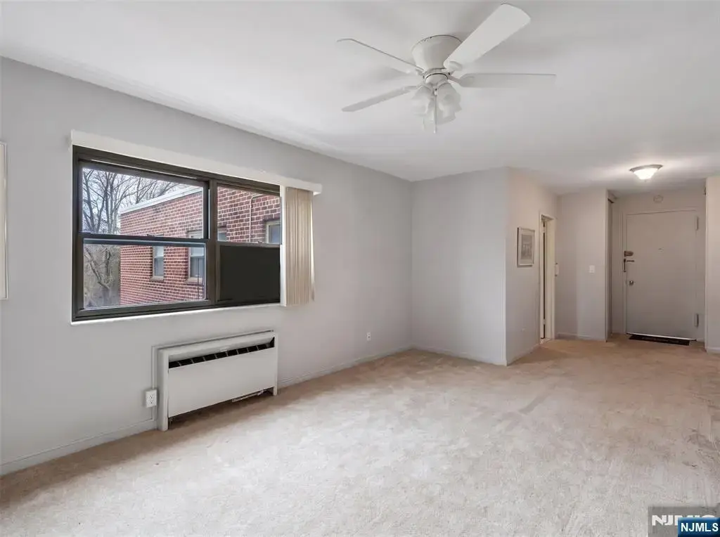 420 Park 5c, Fort Lee