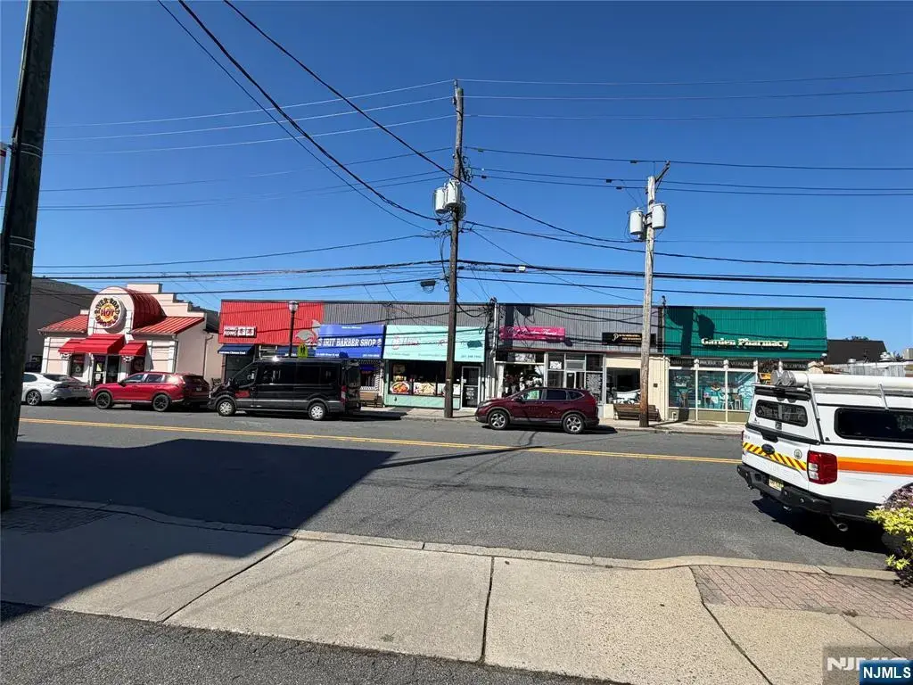13-36 A River, Fair Lawn