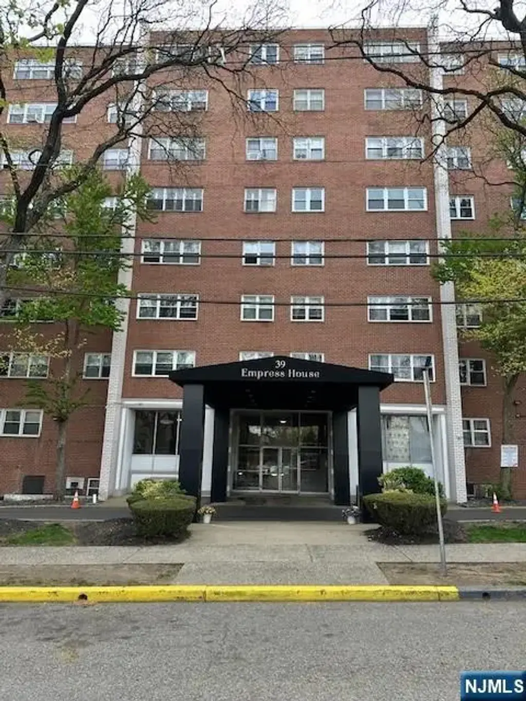 39 E 39th 8g, Paterson