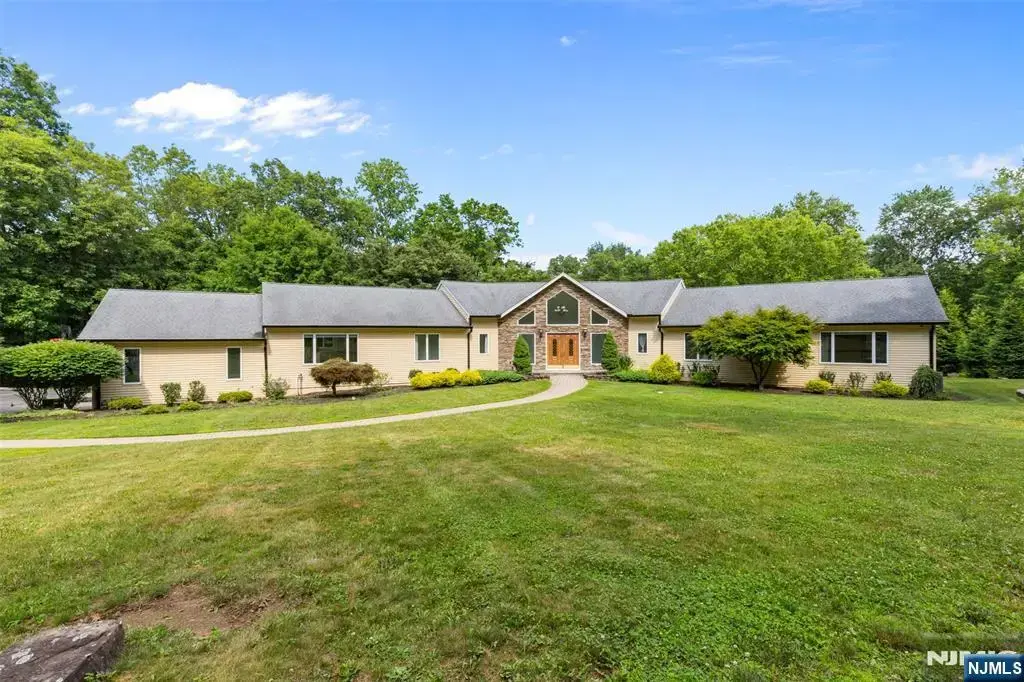 720 Berdan Avenue, Wayne