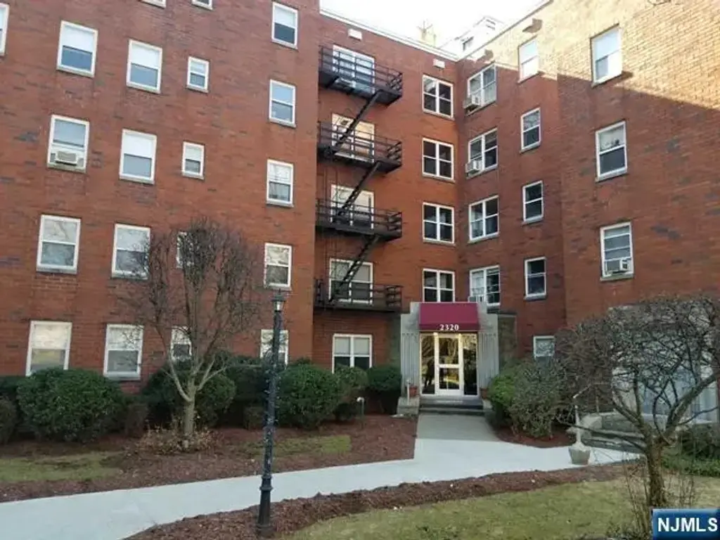 2320 Linwood 1b, Fort Lee