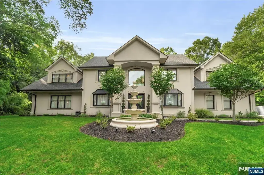 312 Old Tappan Road, Old Tappan