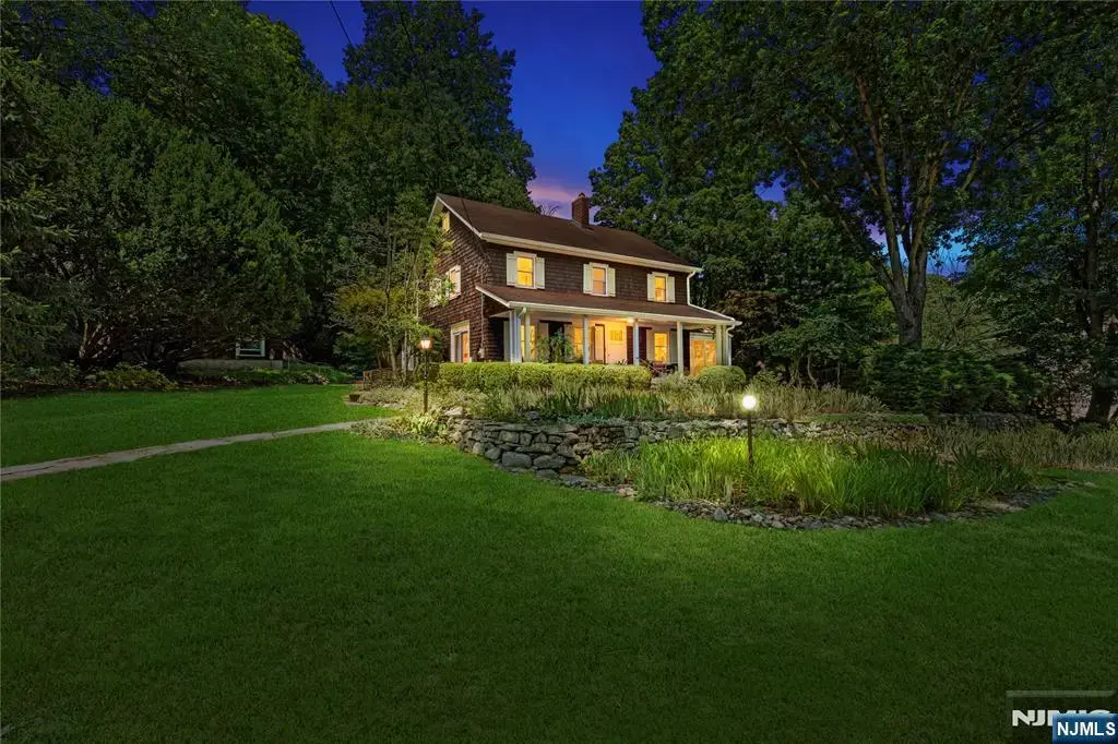 243 W Saddle River Road, Upper Saddle River