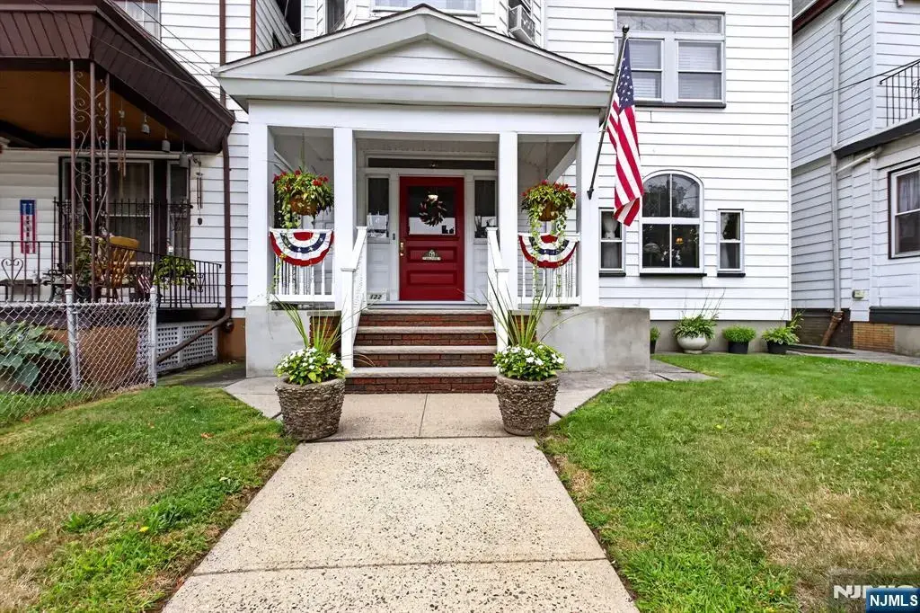 122 2nd Avenue, Newark