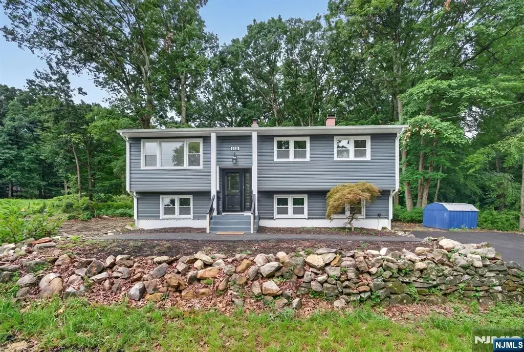 150 Mount Olive Road, Mount Olive Township