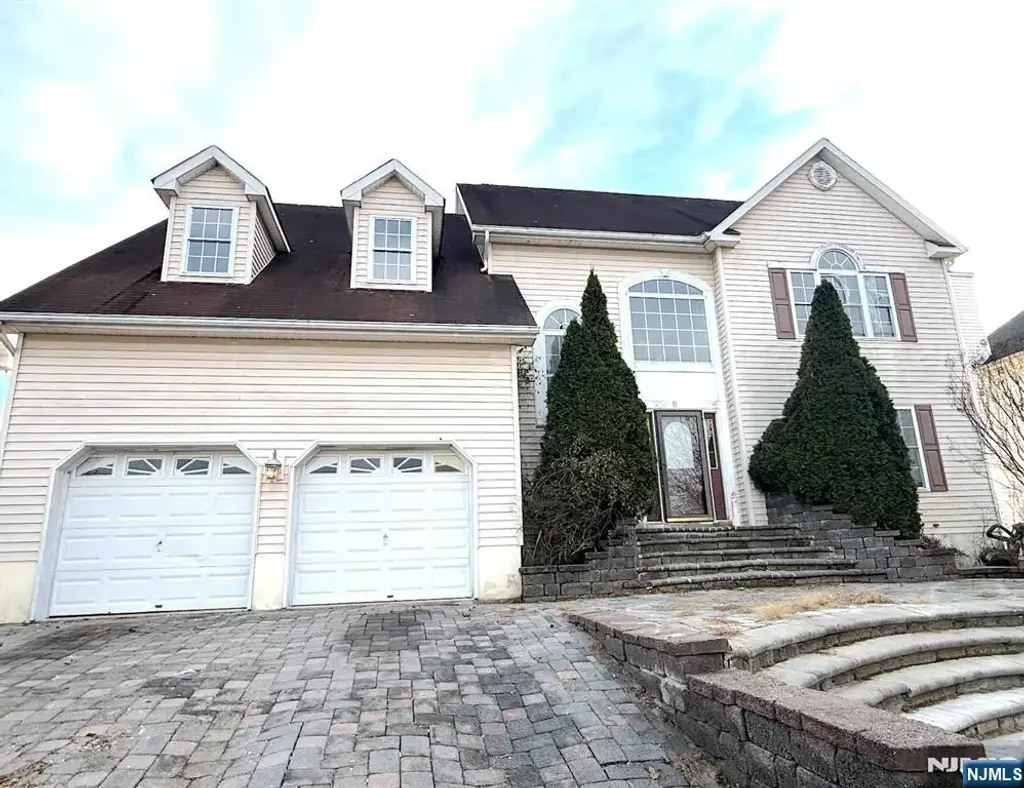 11 Decicco Drive, Raritan