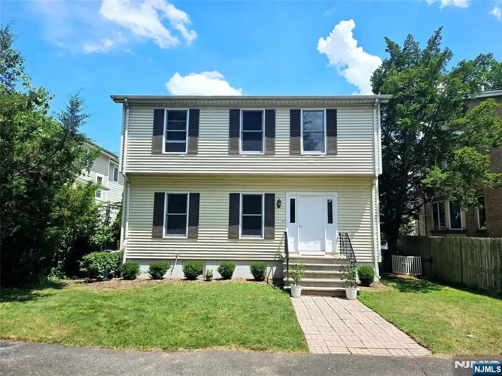 35 Grove Rear, Tenafly