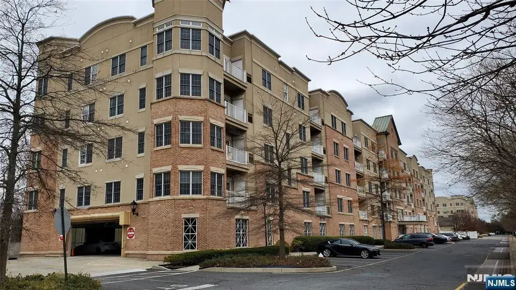 2116 Windsor Park Court 78, Englewood