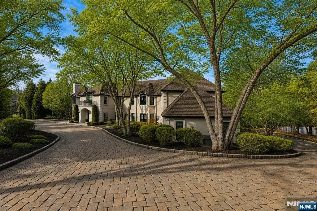 66 Hoover Drive, Cresskill
