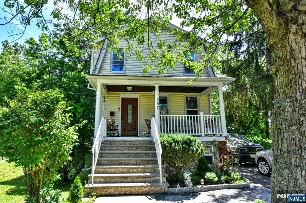 257 Epps Avenue, Englewood