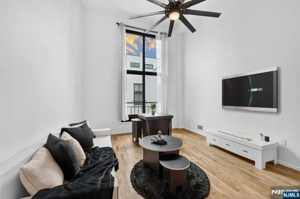 518 Gregory Avenue A-425, Weehawken
