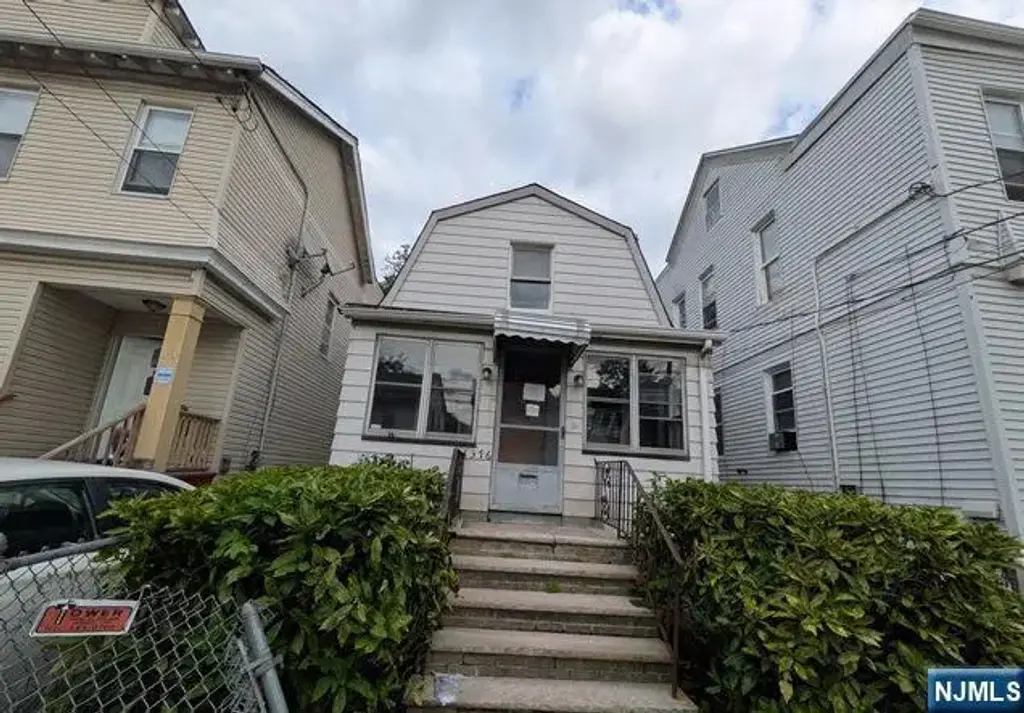 376 Myrtle Avenue, Irvington