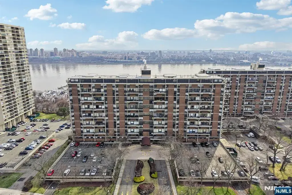 2 Horizon Road 1428, Fort Lee