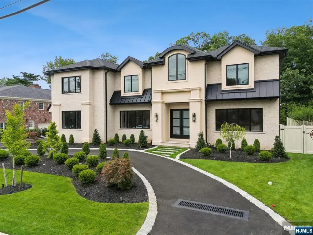 50 Roberts Road, Englewood Cliffs