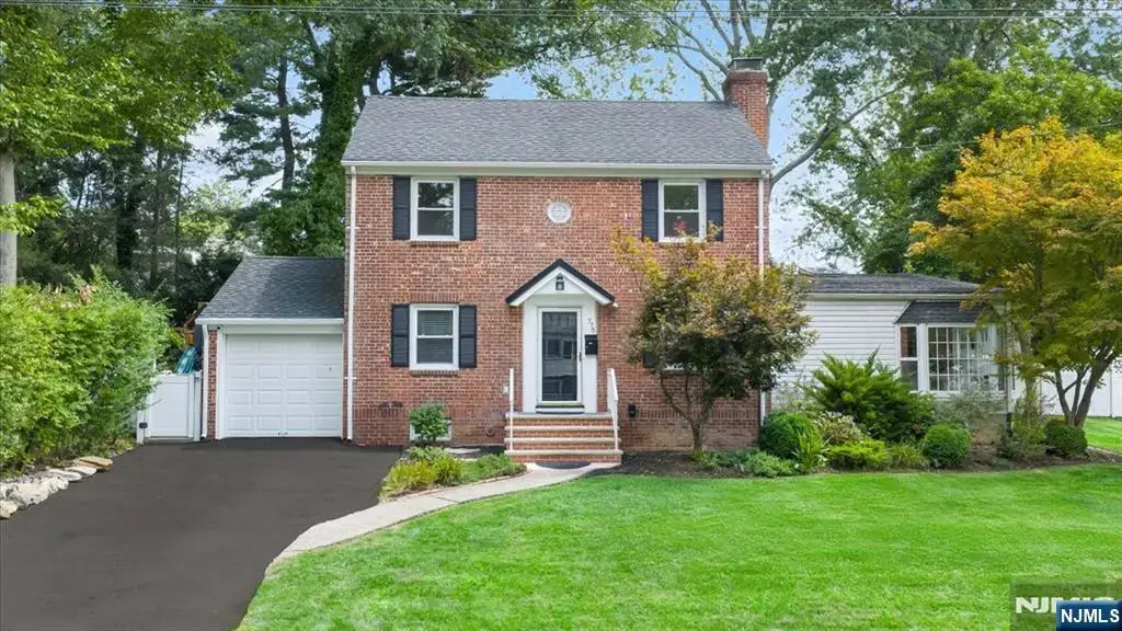 778 Oak Avenue, River Edge