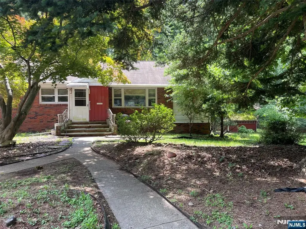 84 Grove Street, Oakland