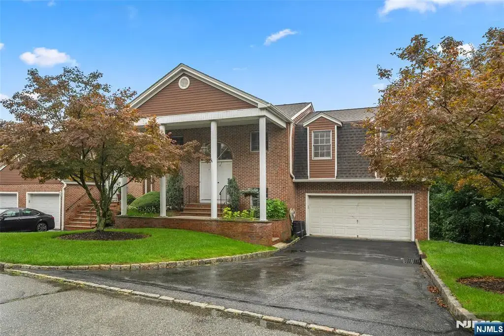 8 Beacon Hill 8, Pompton Lakes