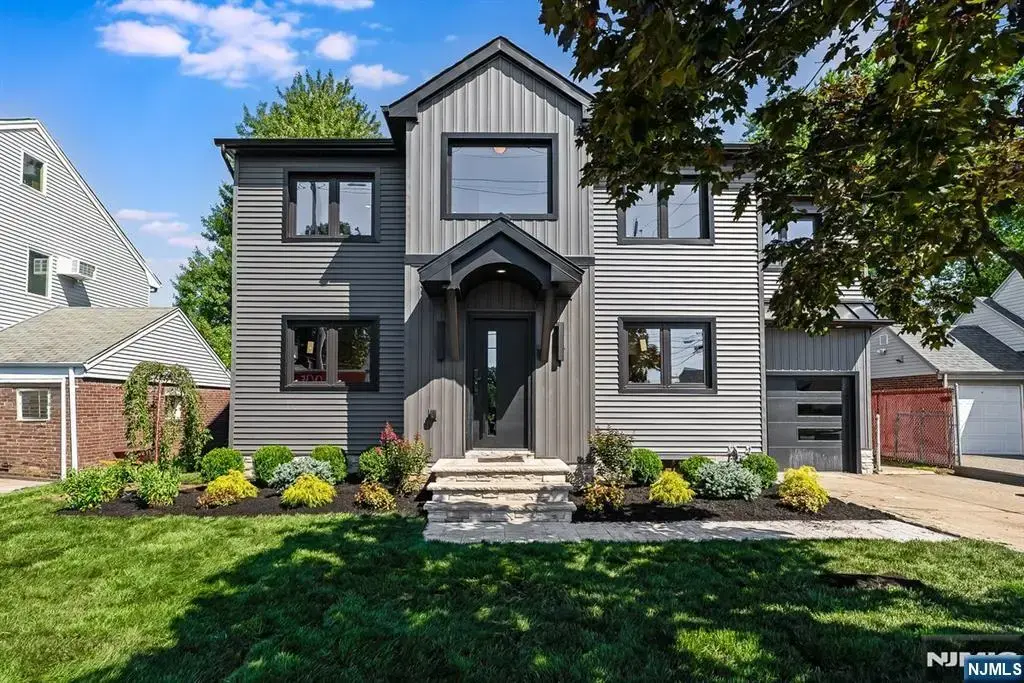 17-19 Berdan Avenue, Fair Lawn