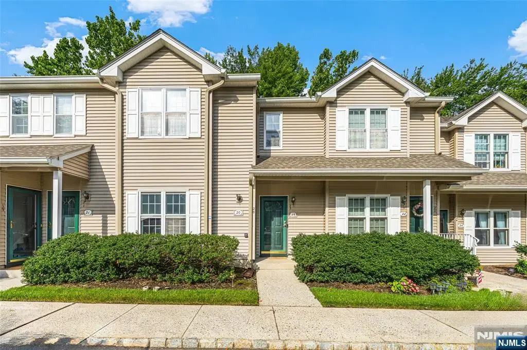 20 Mulford Court C0025, Roseland