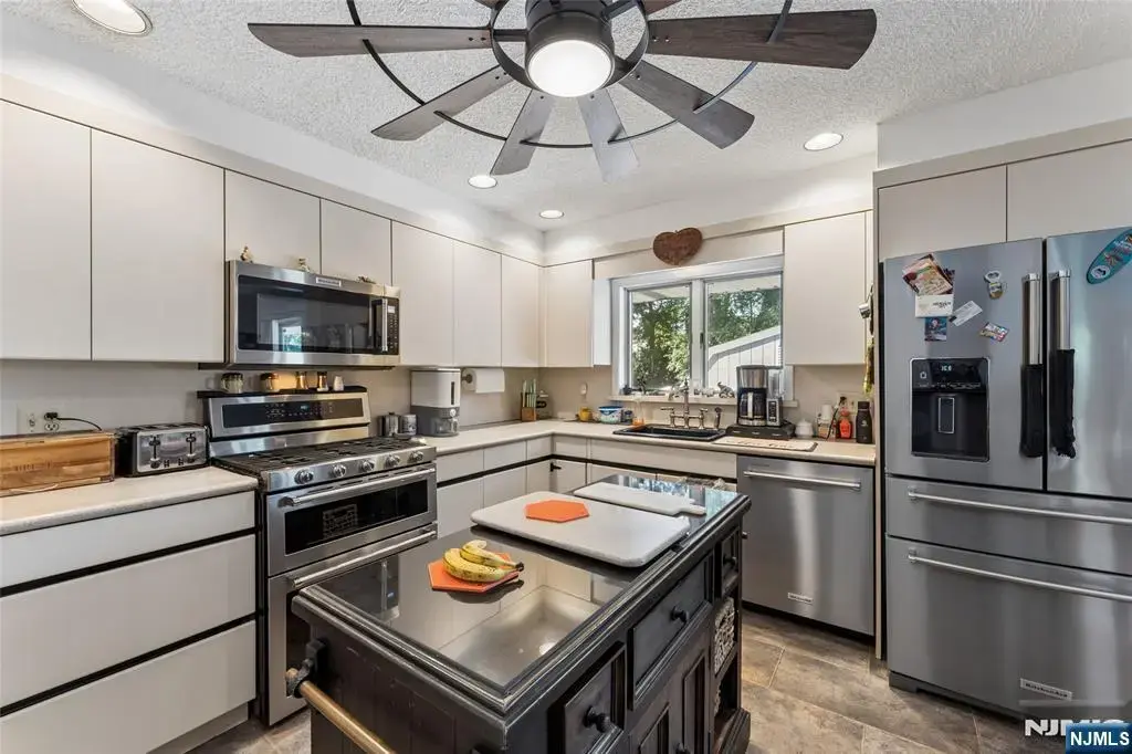 116 Pasadena Avenue, Hasbrouck Heights