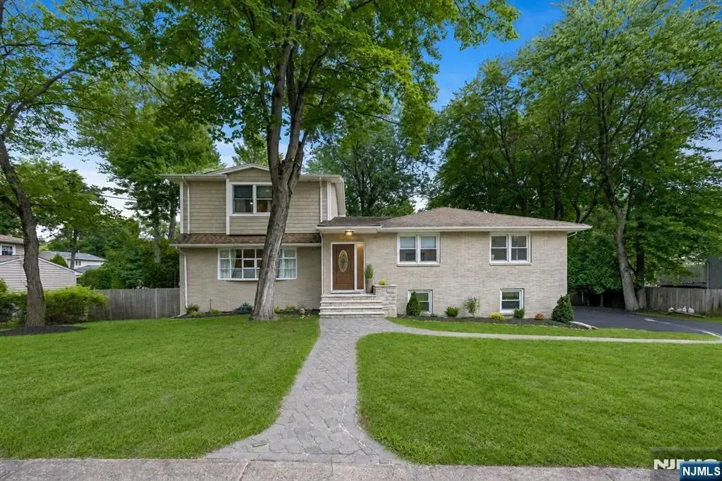 254 Ruckman Avenue, Hillsdale