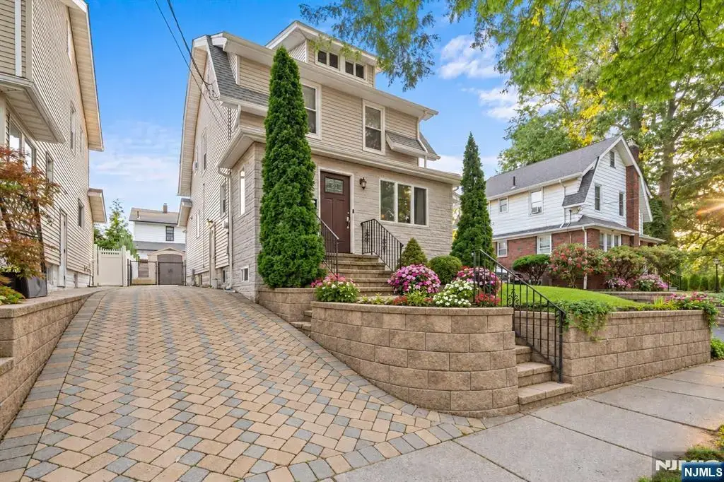 171 Oak Ridge Avenue, Nutley