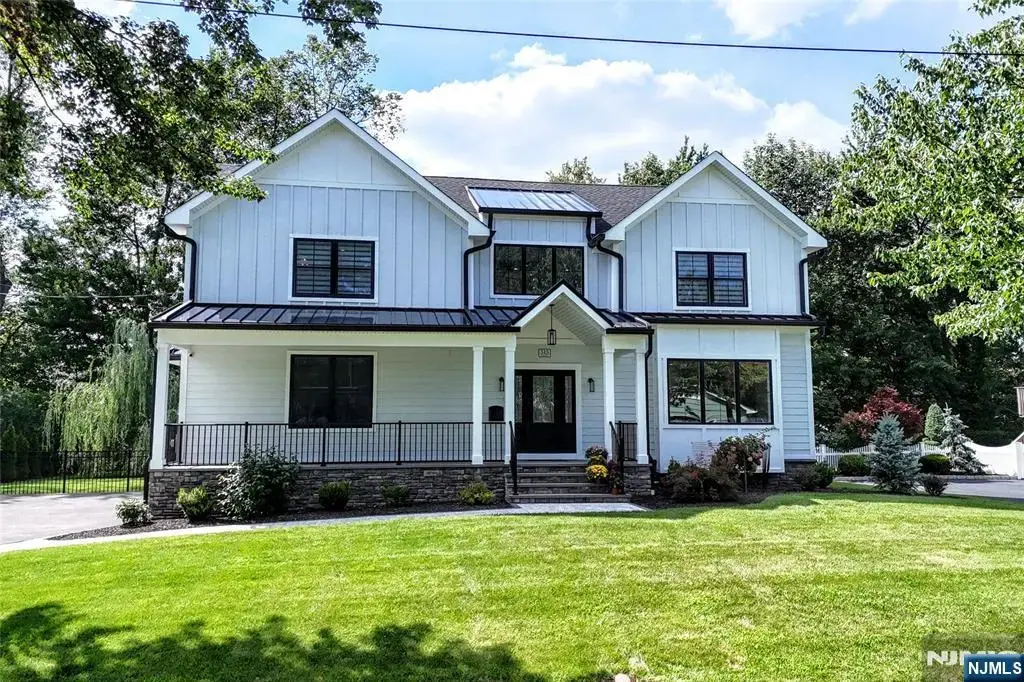 515 Hobart Road, Paramus
