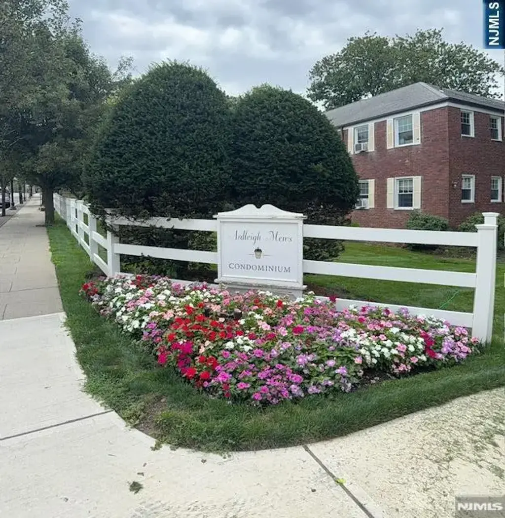 349 Bloomfield Avenue 25, Verona