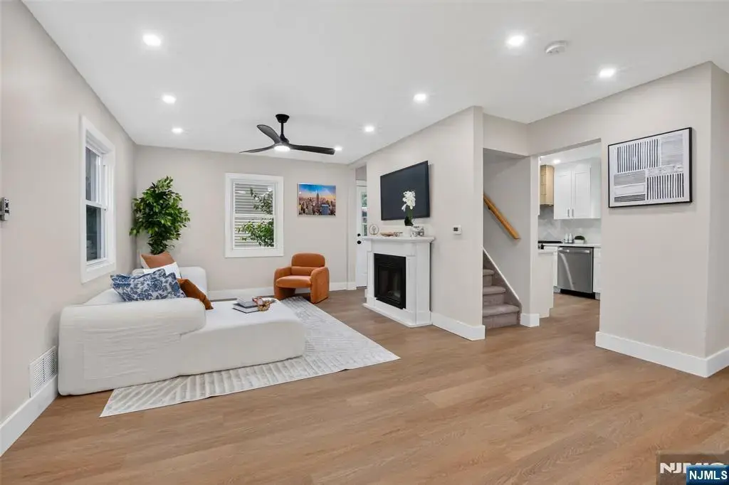 133 Phelps, Bergenfield