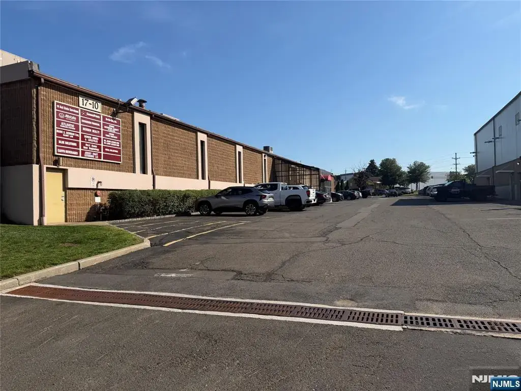 17-10 River Road 3b, Fair Lawn
