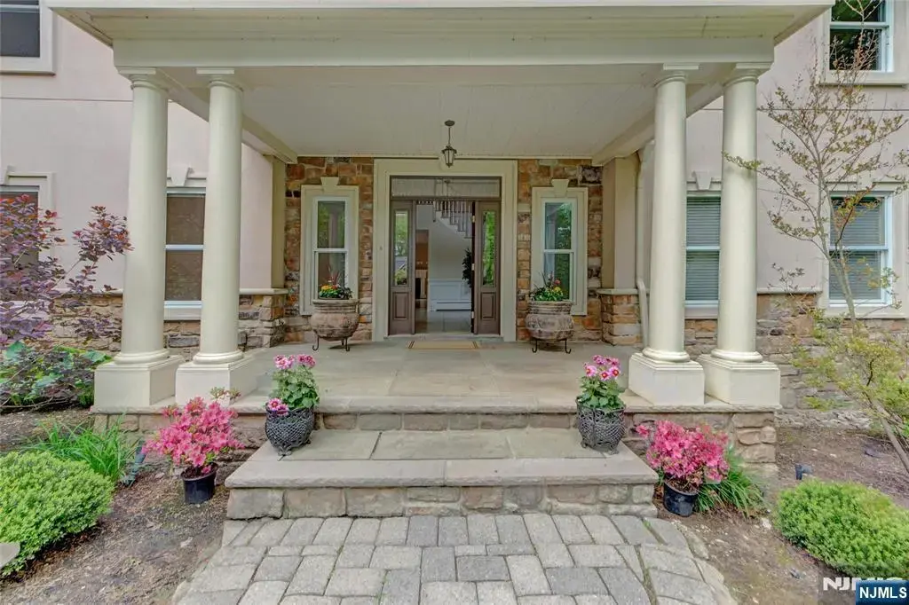 501 Clinton Avenue, Wyckoff