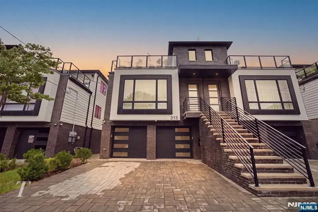 313 8th Street 1, Fairview