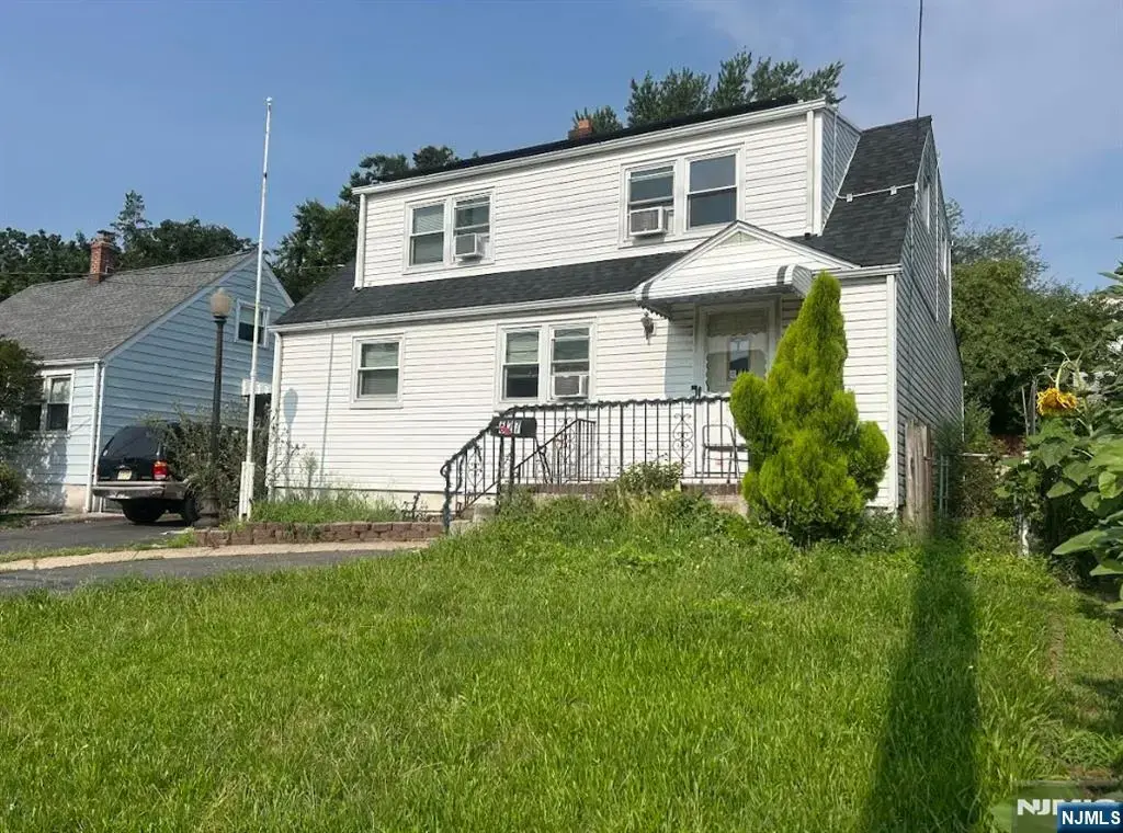 627 Schuyler Avenue, North Arlington