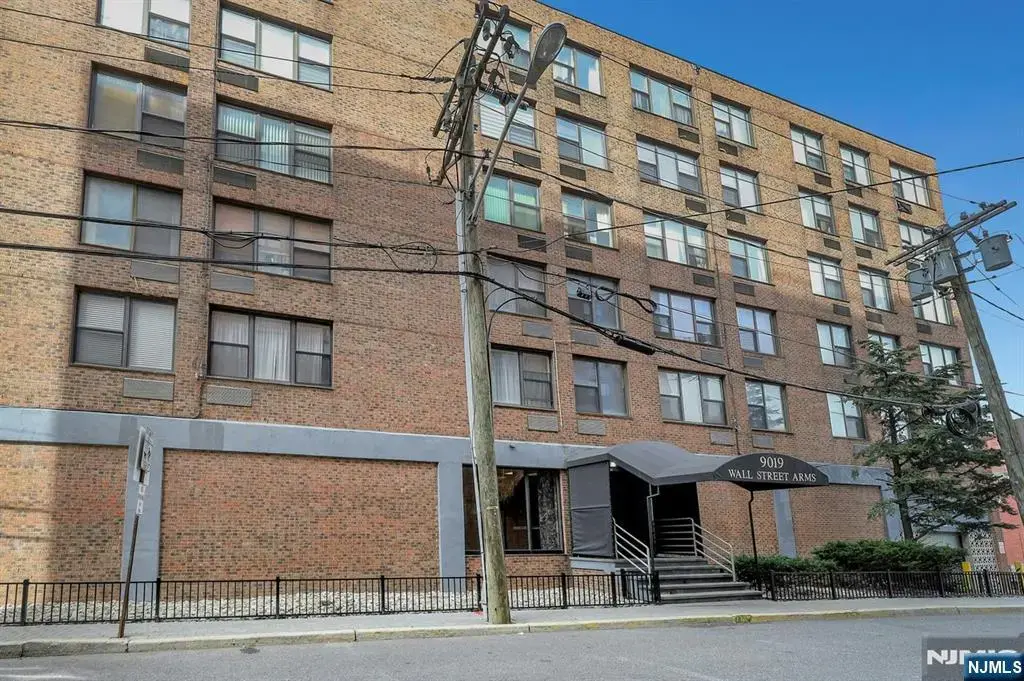 9019 Wall 6b, North Bergen