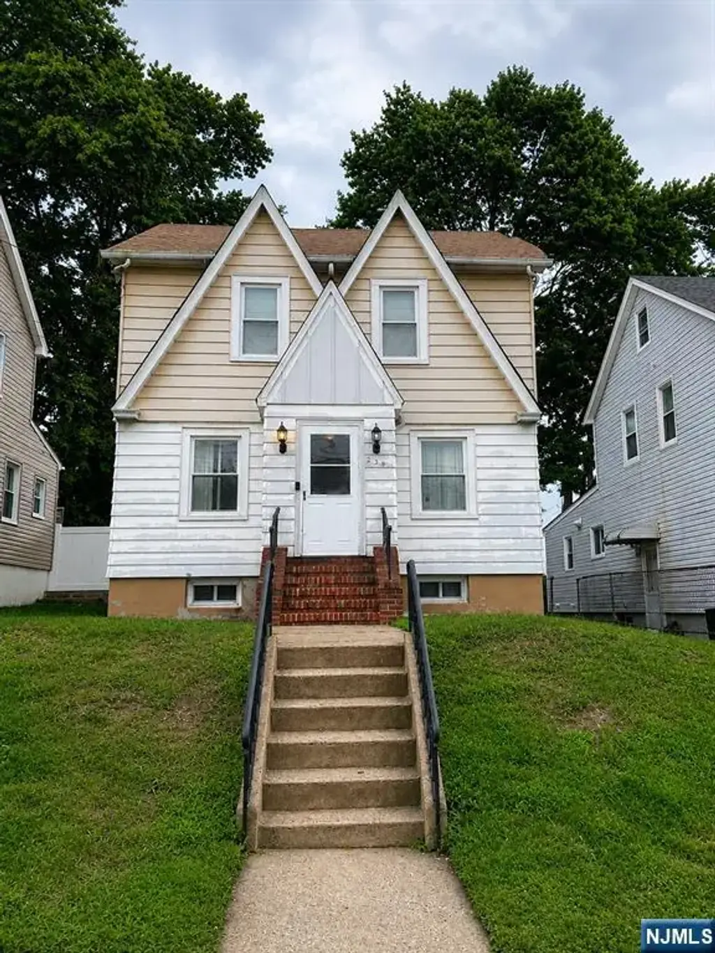 239 8th Avenue, Paterson