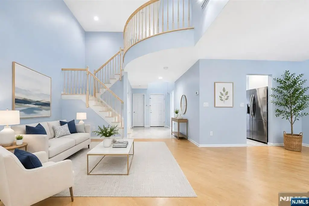 91 Lakeview Drive, Old Tappan