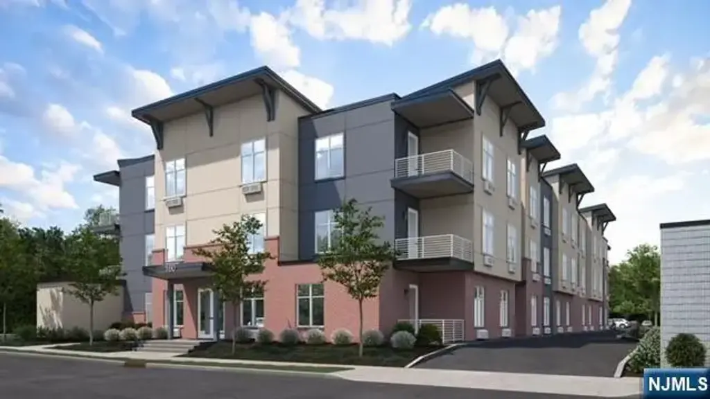 160 Paris Apt #302, Northvale
