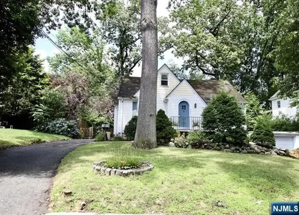 506 Smith, Ridgewood