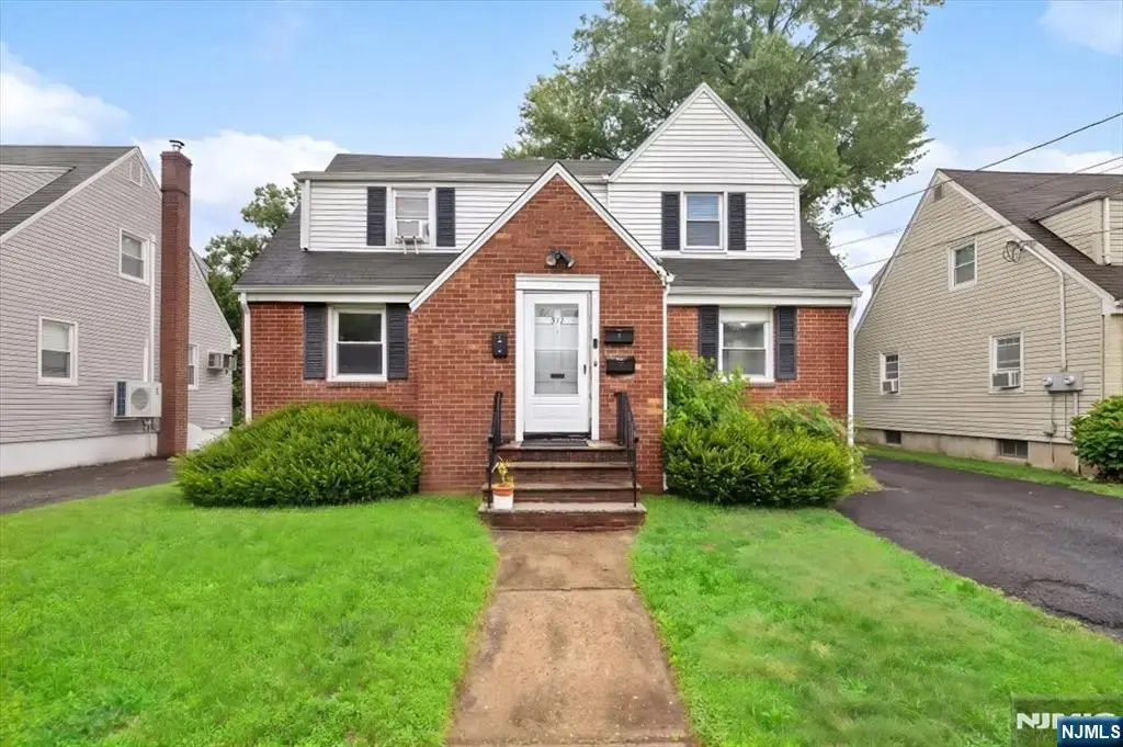 3-17 31st, Fair Lawn