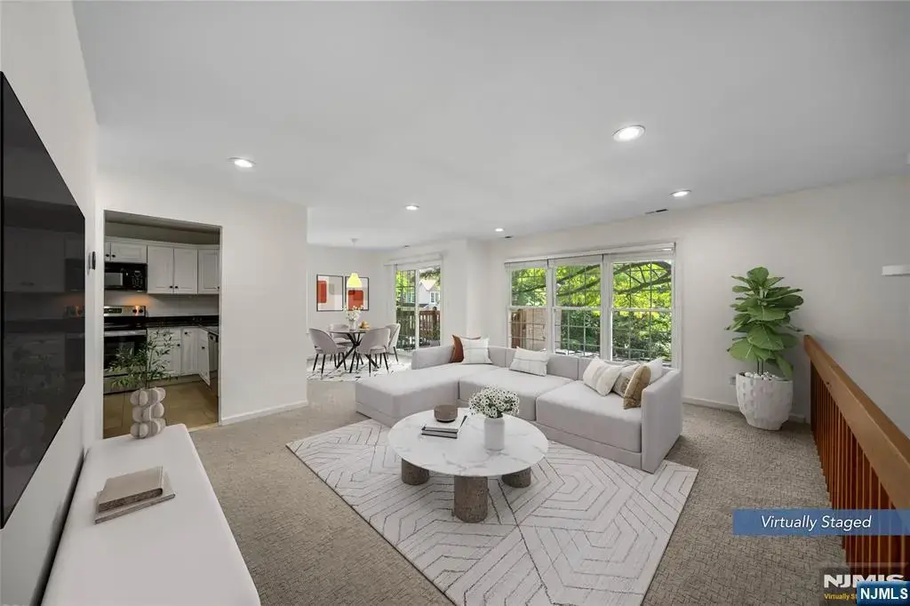 764 Charles Court, Fort Lee