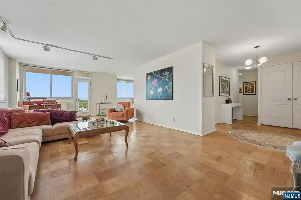 2150 Center Avenue 15e, Fort Lee