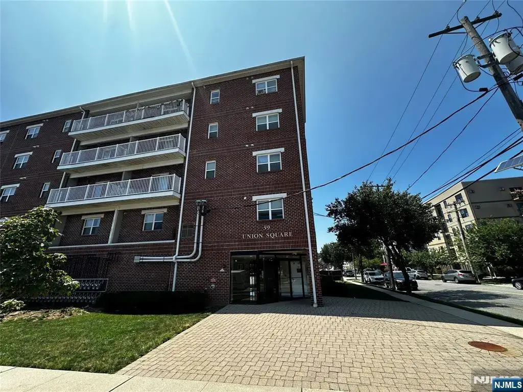 39 Union Street 201, Hackensack