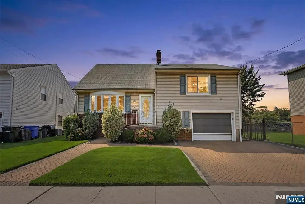 378 Riverside Avenue, Rutherford